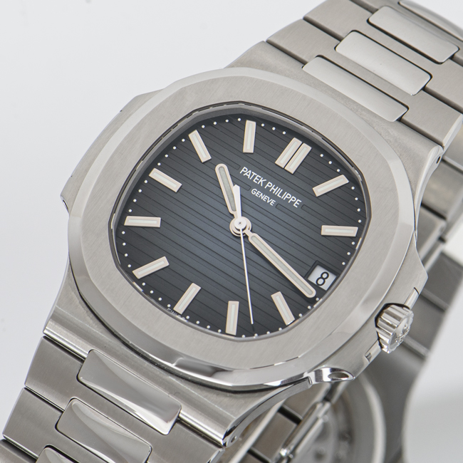 Patek Philippe Nautilus 5711/1A-010 CAL 26-330 | Watch Centre